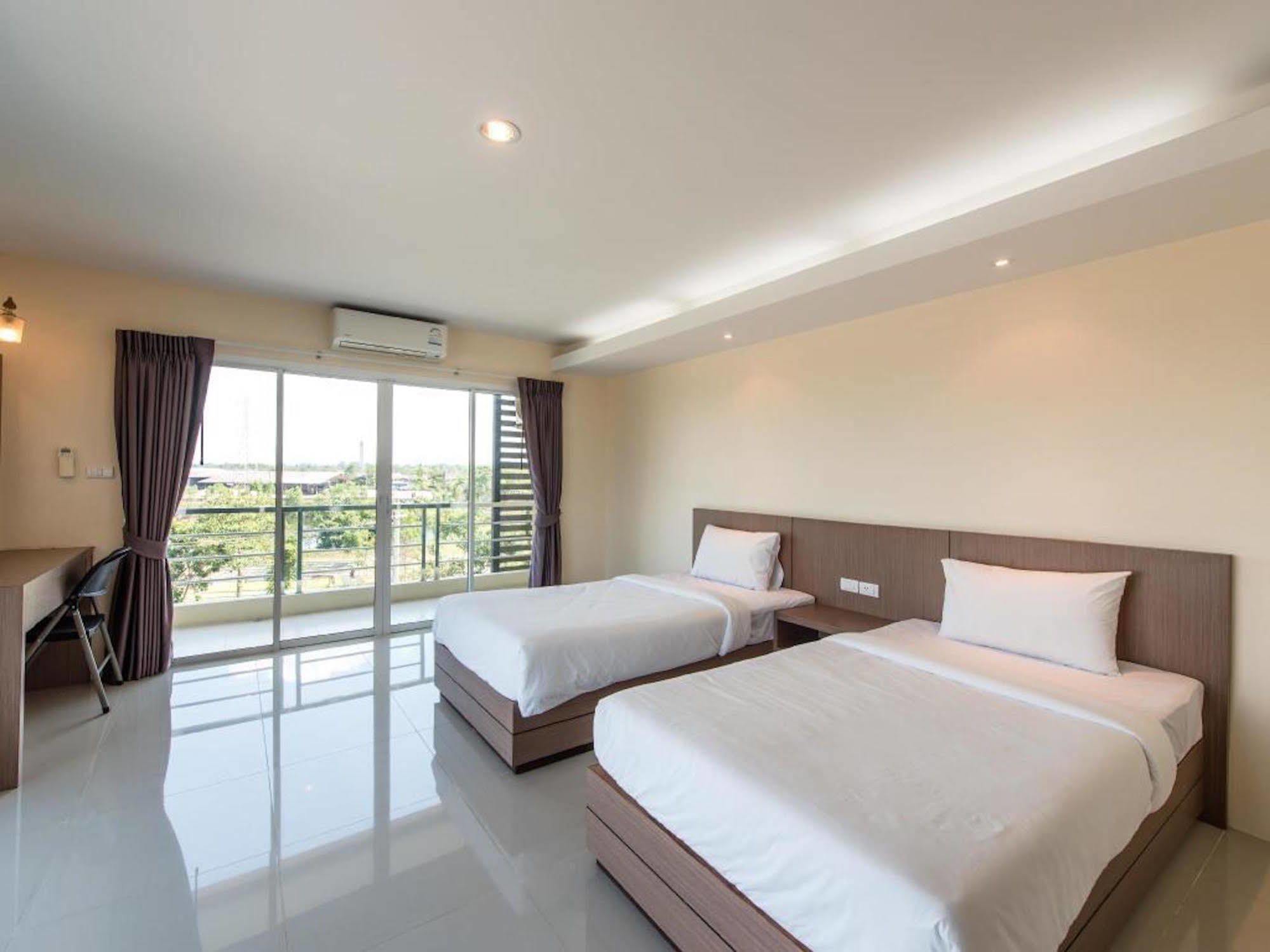 Oyo 488 Delight Residence Pattaya Exterior photo